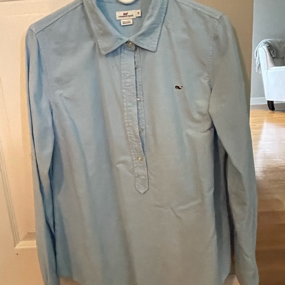 Vineyard Vines, Women’s long sleeve dress shirt. Size 12